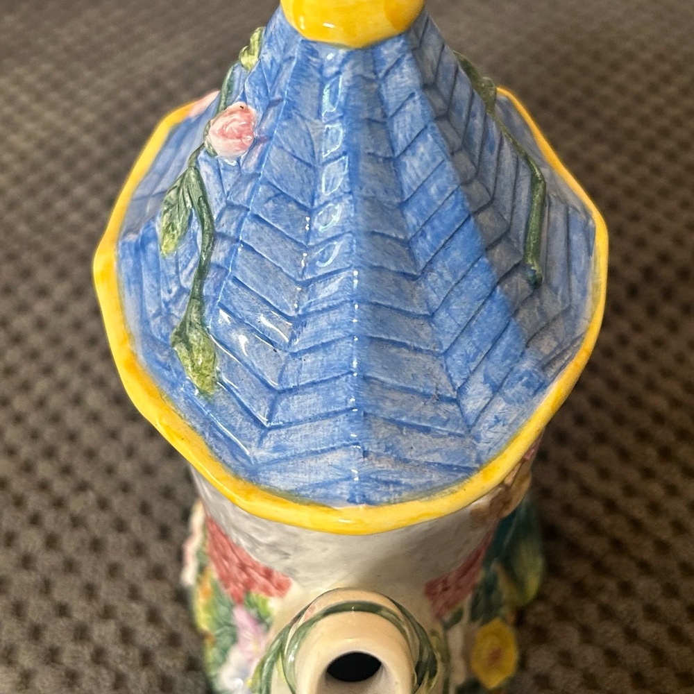 Charming Cottage Teapot with Floral Accents - Picture 8 of 12